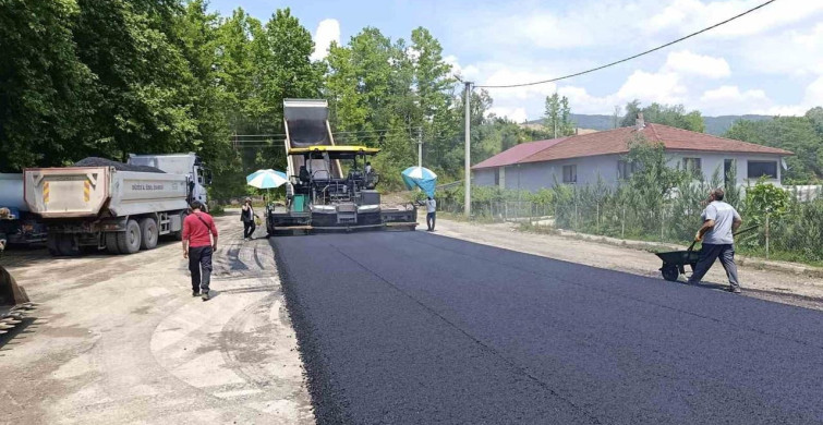 Darıyeri Hasanbey Köyü’nde sıcak asfalt çalışmaları tamamlandı