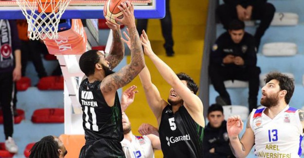 Darüşşafaka Deplasmanda Kayıp!