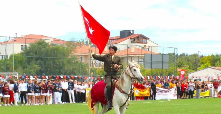 Datça'da 19 Mayıs Coşkusu: Atlı Gösteri Ayakta Alkışlandı