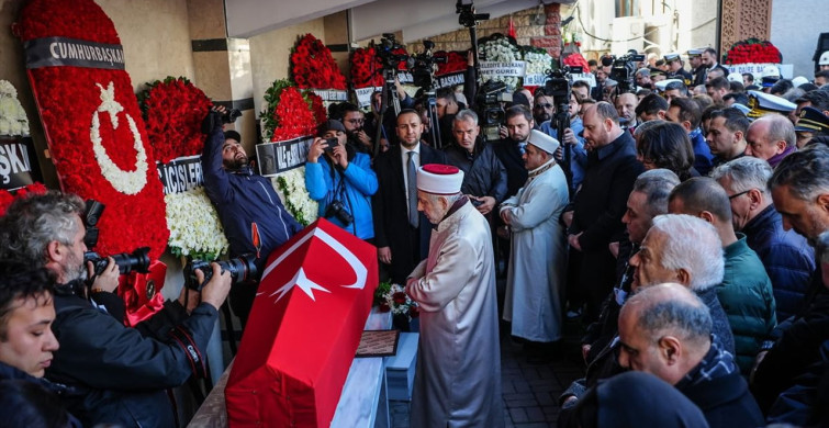 DEAŞ'a yönelik operasyonda şehit olan polis memuru İlker Pehlivan son yolculuğuna uğurlandı