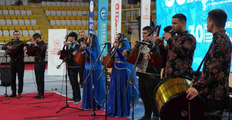 Dede Korkut şöleni'nde 11 ülkeden 15 ekip sahne aldı