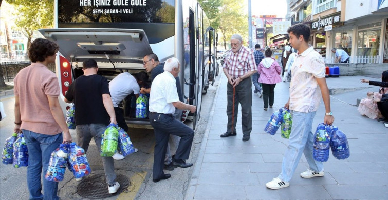 Dede ve Torun, Engellilerin Hayatına Dokunmak İçin Mavi Kapak Topluyor