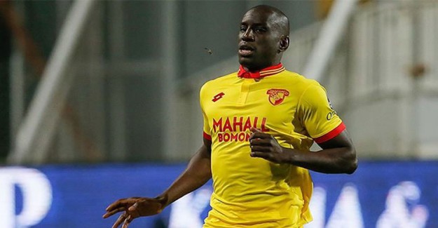 Demba Ba Gelecek Sezon Orada Forma Giyecek!