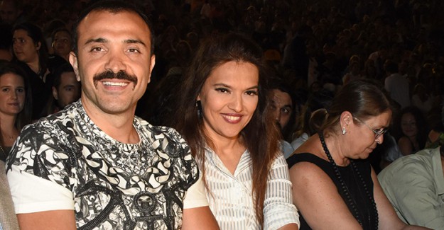 Demet Akalın ve Okan Kurt'un Tatil Fotoğrafı Ortaya Çıktı