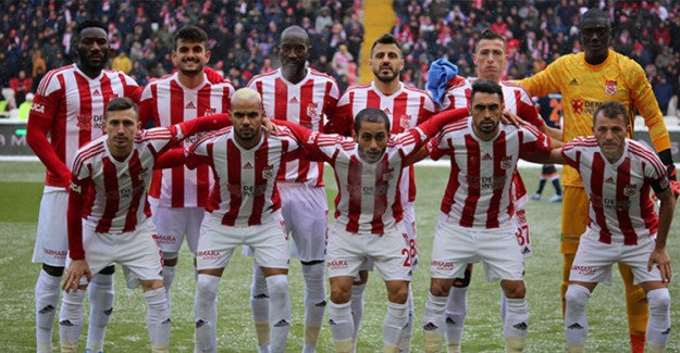 Demir Grup Sivasspor'da Kart Alarmı!