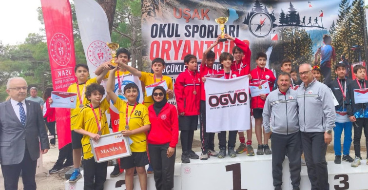 Demirci Fatih Ortaokulu Oryantiring’de Türkiye İkincisi Oldu