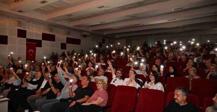 Demirci'de Türk Halk Müziği Korosu Konseri Coşkusu