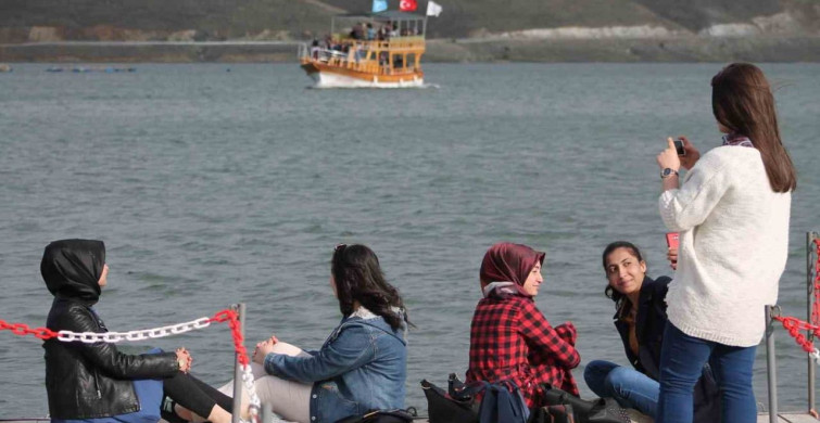 Demirözü Baraj Gölü: Doğa Harikası ve Turizm Merkezi