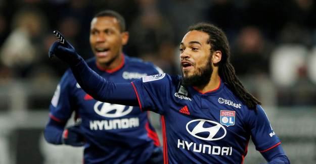 Denayer'in Menajeri Konuştu: 'Napoli İçin Hazır!'