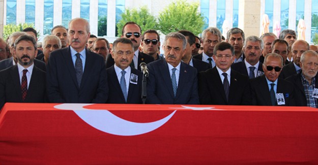 Dengir Mir Mehmet Fırat Son Yolculuğuna Uğurlandı