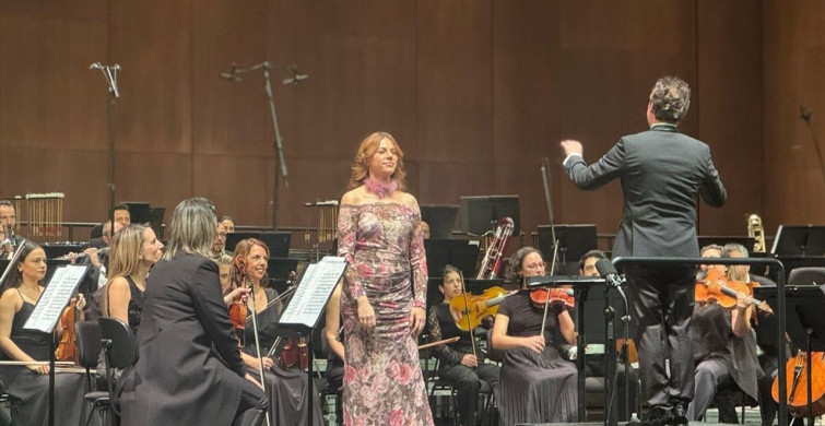 Deniz Uzun'dan Unutulmaz Bir Konser Performansı