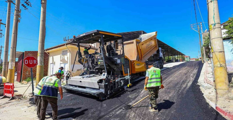 Denizli Büyükşehir Belediyesi Akkent Mahallesi'nde Sıcak Asfalt Çalışmalarına Başladı