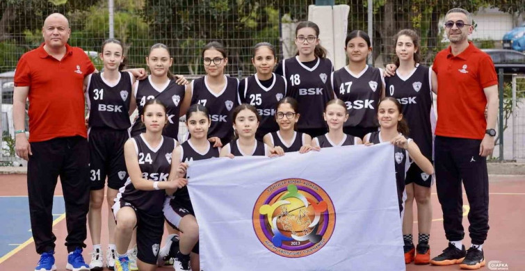 Denizli Büyükşehir, Ege Dostluk Turnuvası'nda Şampiyon Oldu