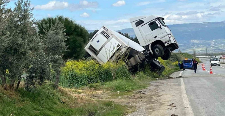 Denizli-Manisa Karayolunda Tır Kazası