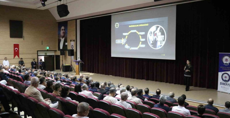 Denizli Valisi Köşger, sanal kumar ve uyuşturucu bağımlılığına dikkat çekti