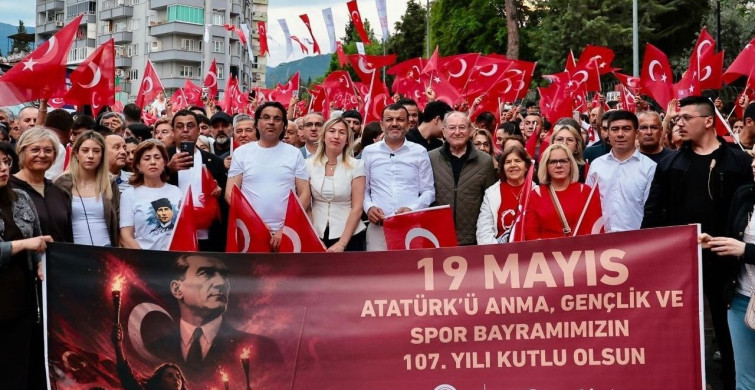 Denizli'de 19 Mayıs Coşkusu: Fener Alayı ve Manga Konseri