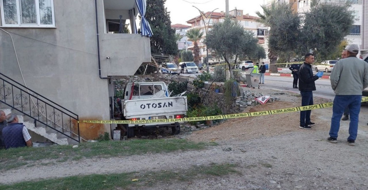 Denizli'de Kamyonet Kazası: 1 Ölü, 4 Yaralı