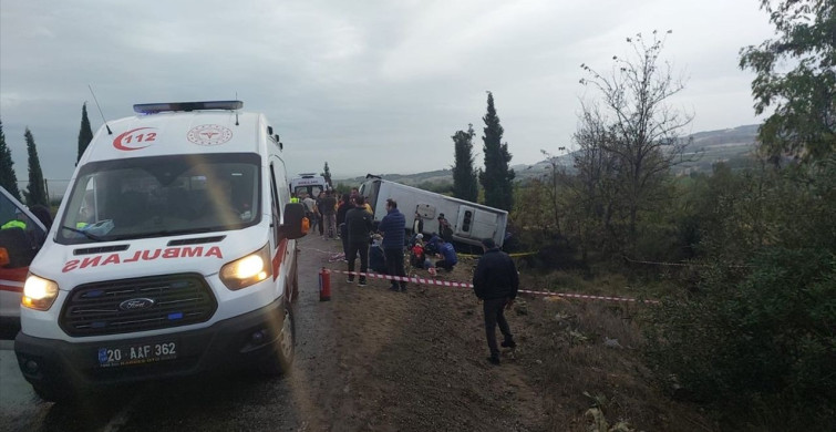 Denizli'de Midibüs Devrildi: 1 Ölü, 32 Yaralı