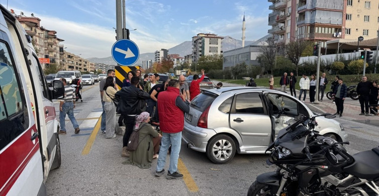 Denizli'de Trafik Kazası: 4 Yaralı