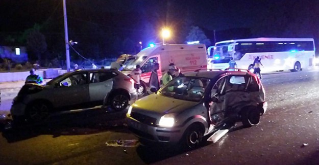 Denizli'de Trafik Kazası: 4'ü Çocuk 11 Yaralı