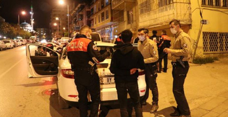 Denizli'de Yasaklara Uymayan 3 Kişiye Ceza
