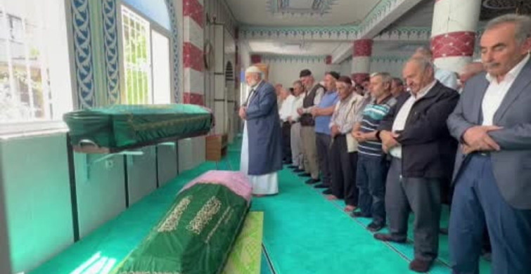 Denizli'deki Otobüs Kazasında Hayatını Kaybeden Anne ve Kızı İzmir'de Toprağa Verildi