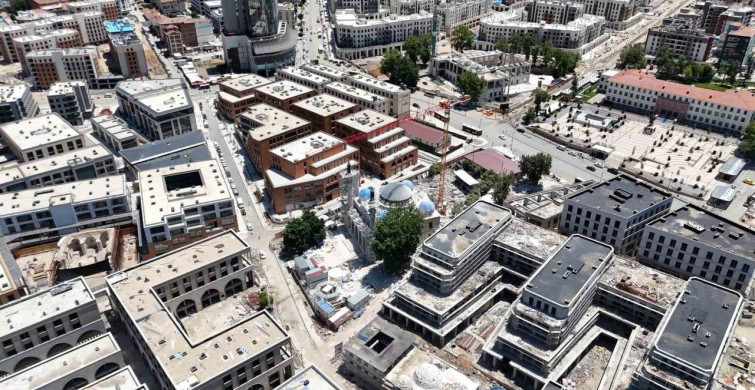 Depremde yıkılan Malatya’nın simgesi yeni camide restorasyonda sona yaklaşıldı