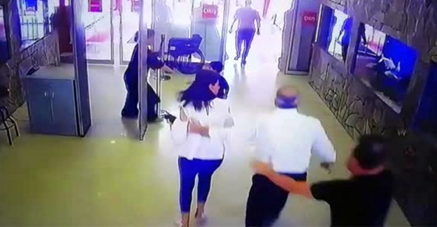 Depreme AVM'de Yakalananların Kaçışı Görüntülendi