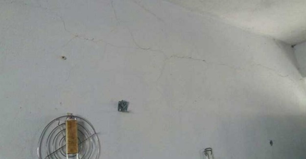 Depremin Ardından Dicle’deki Bazı Binalarda Çatlaklar Oluştu