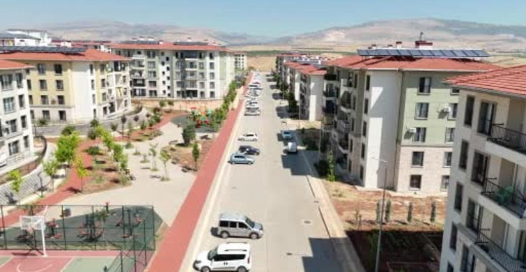 Depremzedelerden Baykar konutlarına tam not