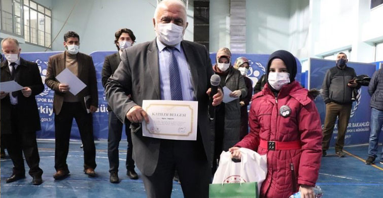 Dereceye Giren Öğrencilere Hediye