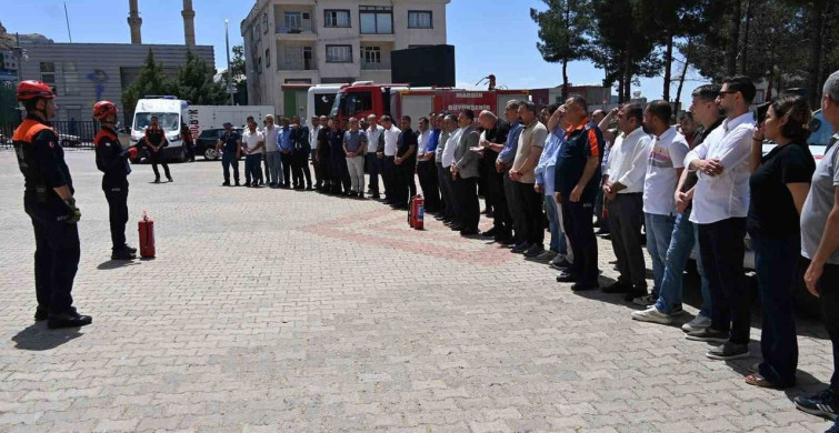 Derik’te Yangın Söndürme ve Tahliye Tatbikatı Gerçekleştirildi