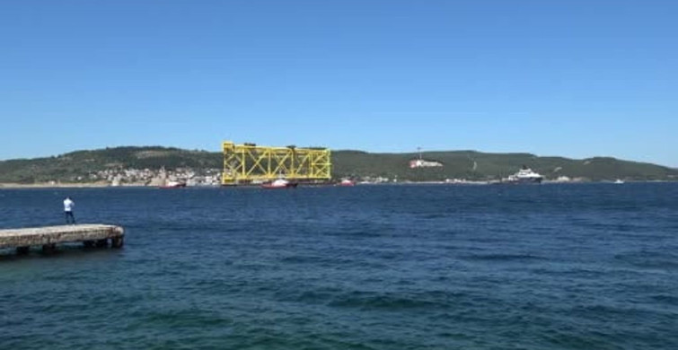 Dev sondaj platformu iskelesi Çanakkale Boğazı'ndan geçiyor