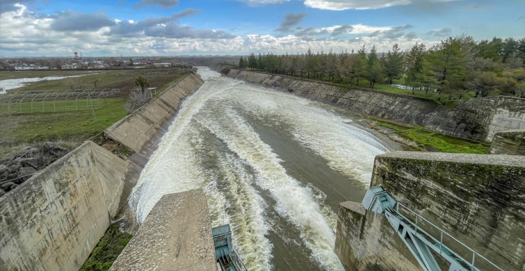 Devegeçidi Baraj Gölü'nde Su Seviyesi Tahliye Aşamasına Ulaştı
