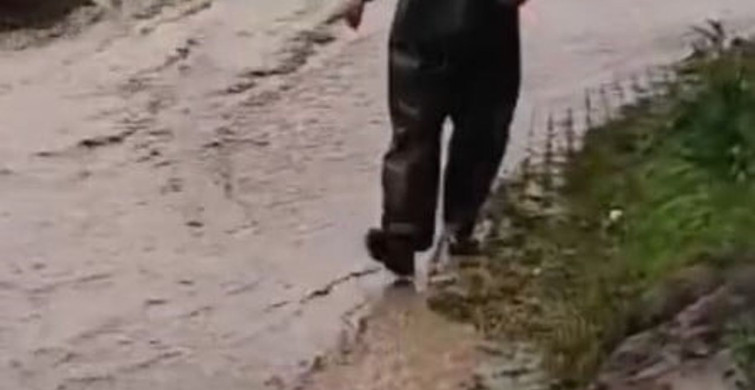 Develi'de sağanak yağmur sonrası sel meydana geldi