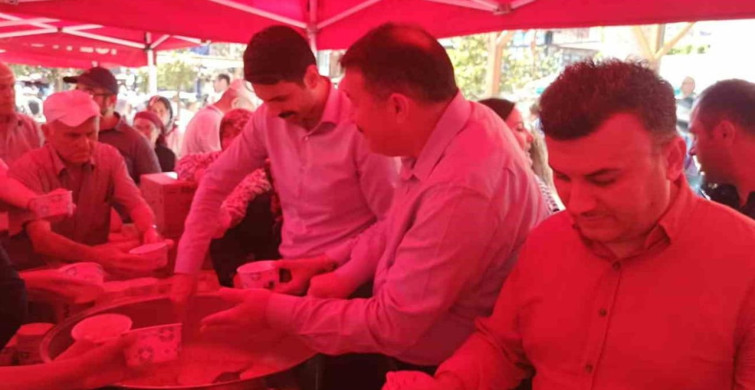 Devrek'te aşure programı yoğun ilgi gördü