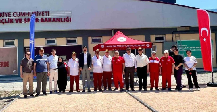 Devrek'te Gaziler ve Huzurevi Sakinlerinden Bocce Turnuvası
