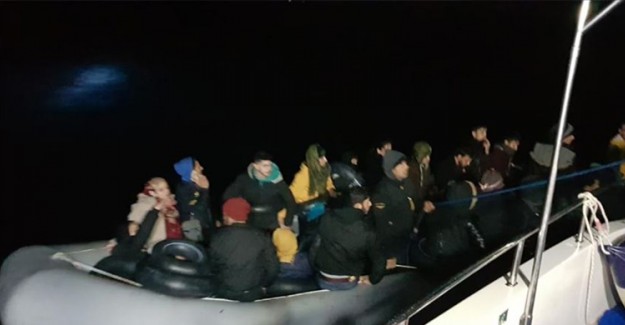 Didim Açıklarında Yardım İsteyen Mülteciler Emniyete Alındı