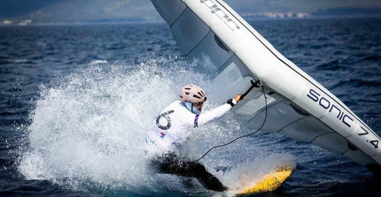 Didim'de Formula Kite-Wingfoil Yarışları Devam Ediyor