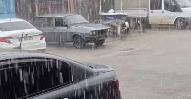 Didim'de Sağanak Yağış Hayatı Olumsuz Etkiledi