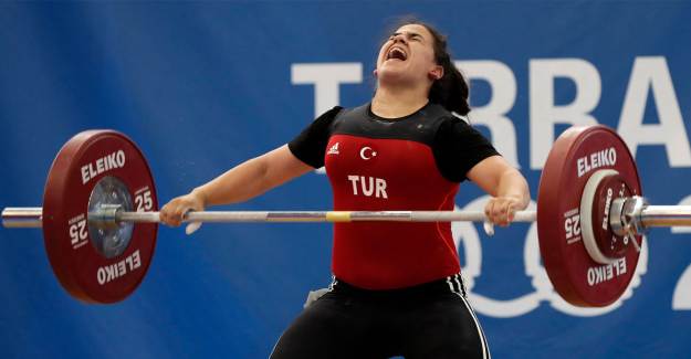 Dilara Narin'den Altın Madalya