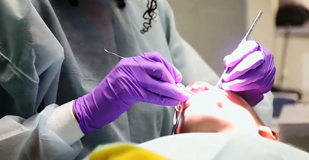 Diş Ojesi Nedir? Diş ojesi nasıl uygulanır? Diş çürüğü nasıl önlenir? 