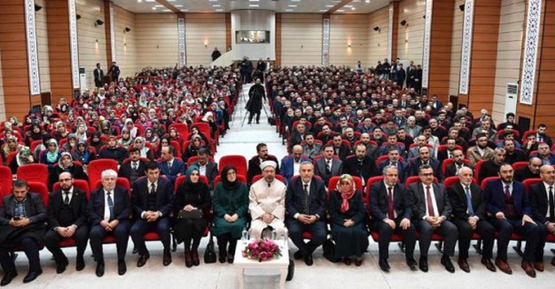 Diyanet Toplantısında Salonda Uygulanan Haremlik-Selamlık Protokolde Uygulanmadı