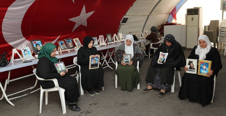 Diyarbakır Anneleri Ramazan Ayında Nöbetlerine Devam Ediyor