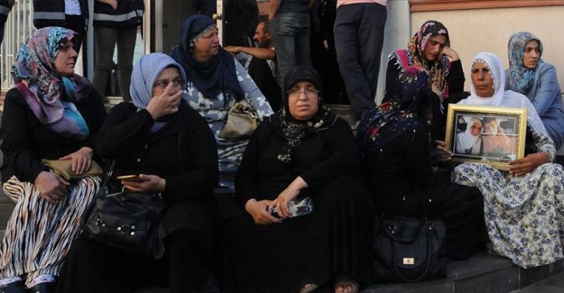 Diyarbakır Annelerinden Sanatçılara Çağrı