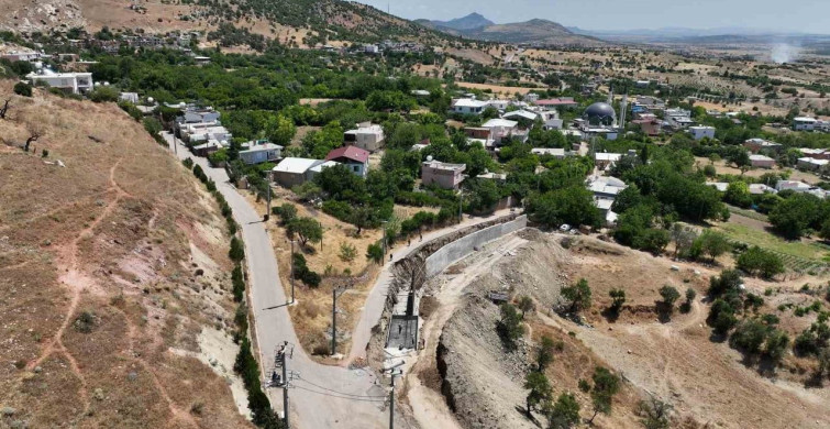 Diyarbakır kırsalında yollar yenileniyor