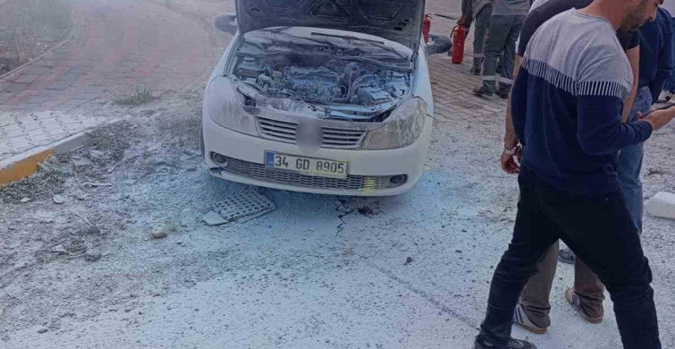 Diyarbakır'da Araç Yangını: Yangın Kontrol Altına Alındı