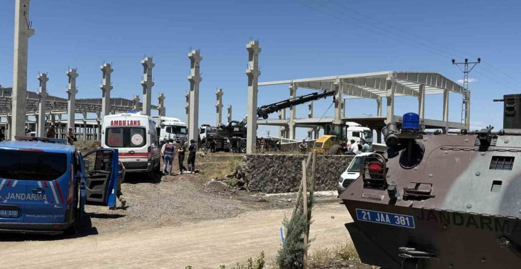 Diyarbakır'da beton blok altında kalan işçilerden biri öldü, biri yaralandı