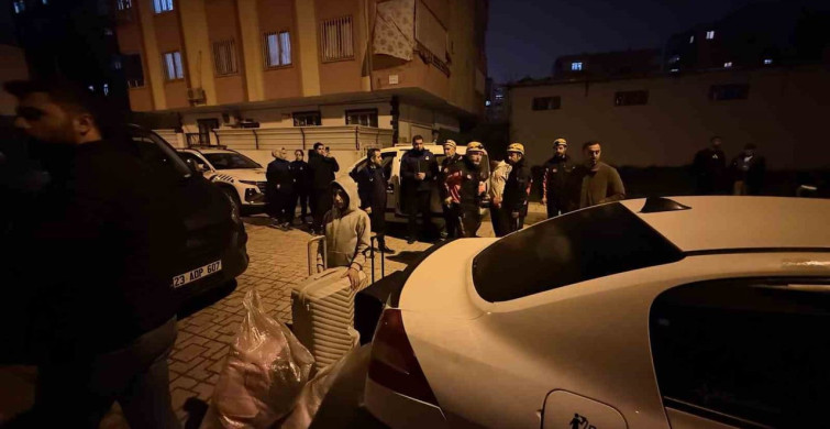 Diyarbakır'da Çatlayan Kolonlar Nedeniyle Bina Boşaltıldı