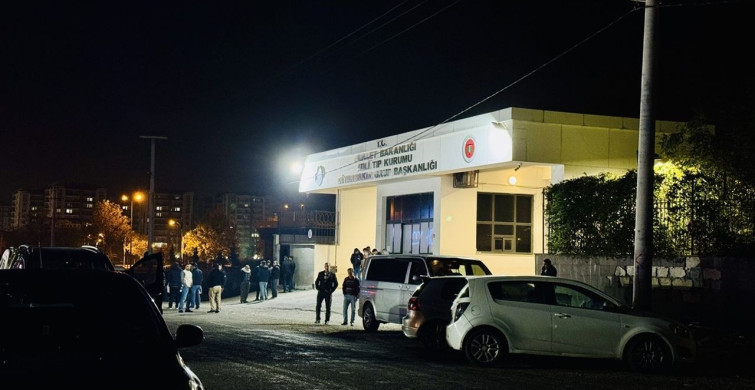 Diyarbakır'da Düğün Salonu Çıkışında Silahlı Kavga: 1 Ölü, 1 Yaralı